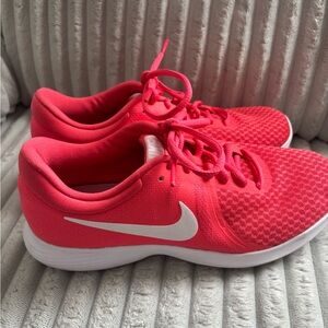 Nike Women's Bright coral Athletic Shoes